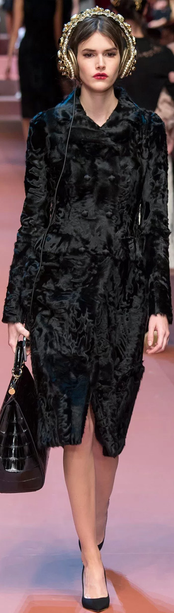 Dolce & Gabbana FW 2015 RTW – Black trimmed fur coat | Glamorous Luxury  Passion